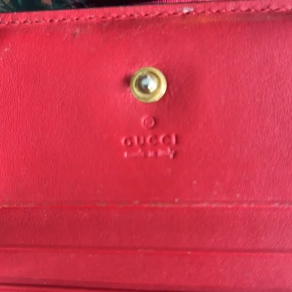 GUCCI SUPREME CHERRY WALLET - Picture 8 of 12
